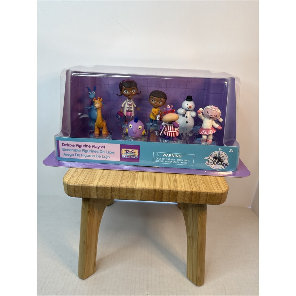 Disney Store Doc McStuffins Deluxe 8 piece Figurine‎ Play Set Lambie Chilly